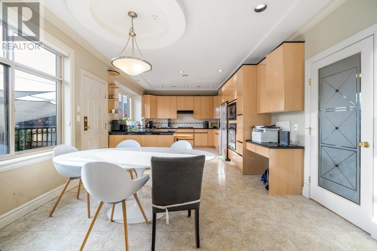 2402 W 19th Avenue, Vancouver, British Columbia  V6L 1C7 - Photo 10 - R2989071