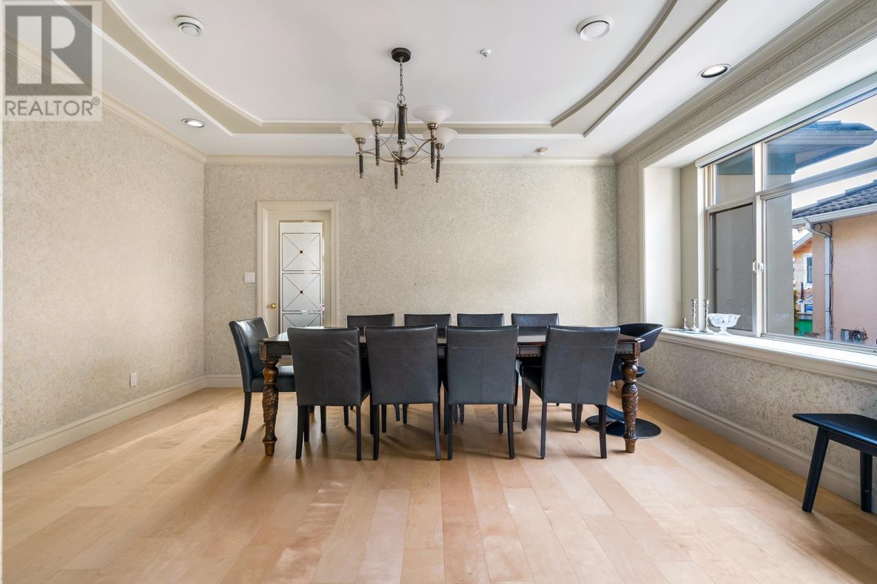 2402 W 19th Avenue, Vancouver, British Columbia  V6L 1C7 - Photo 4 - R2989071