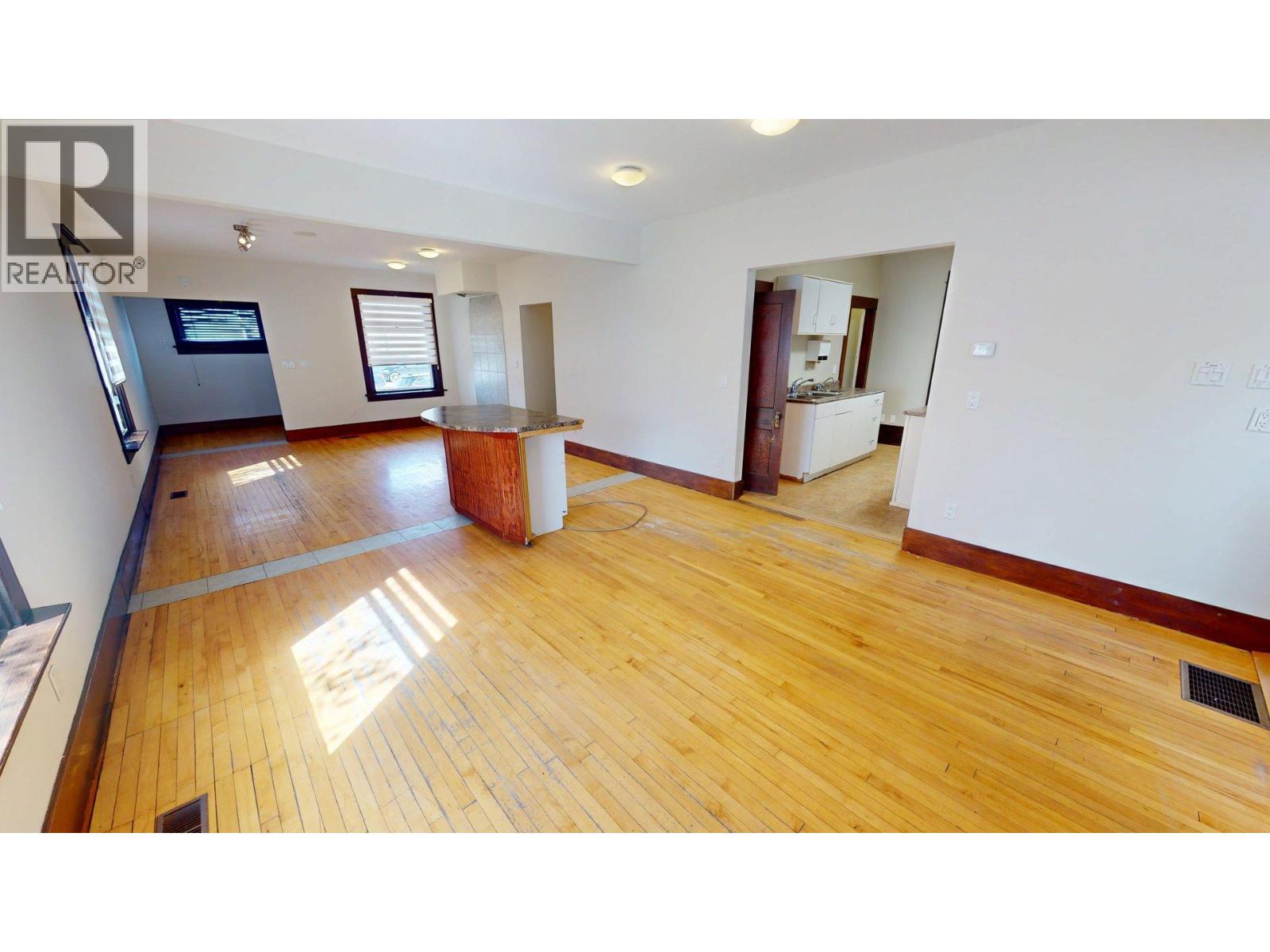 14 12th Avenue S, Cranbrook, British Columbia V1C 2R7 - Photo 8 - 10342759