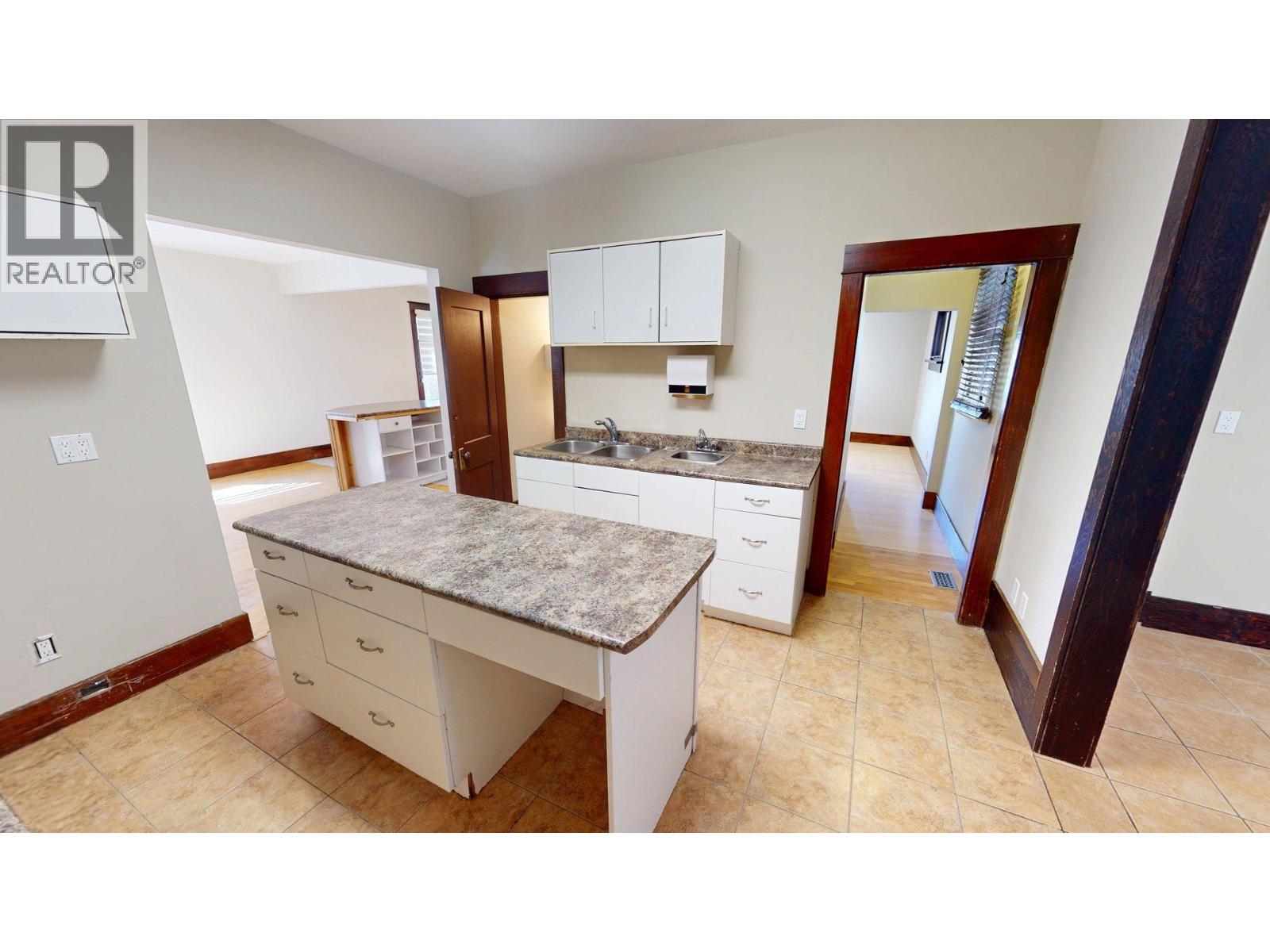 14 12th Avenue S, Cranbrook, British Columbia V1C 2R7 - Photo 10 - 10342759