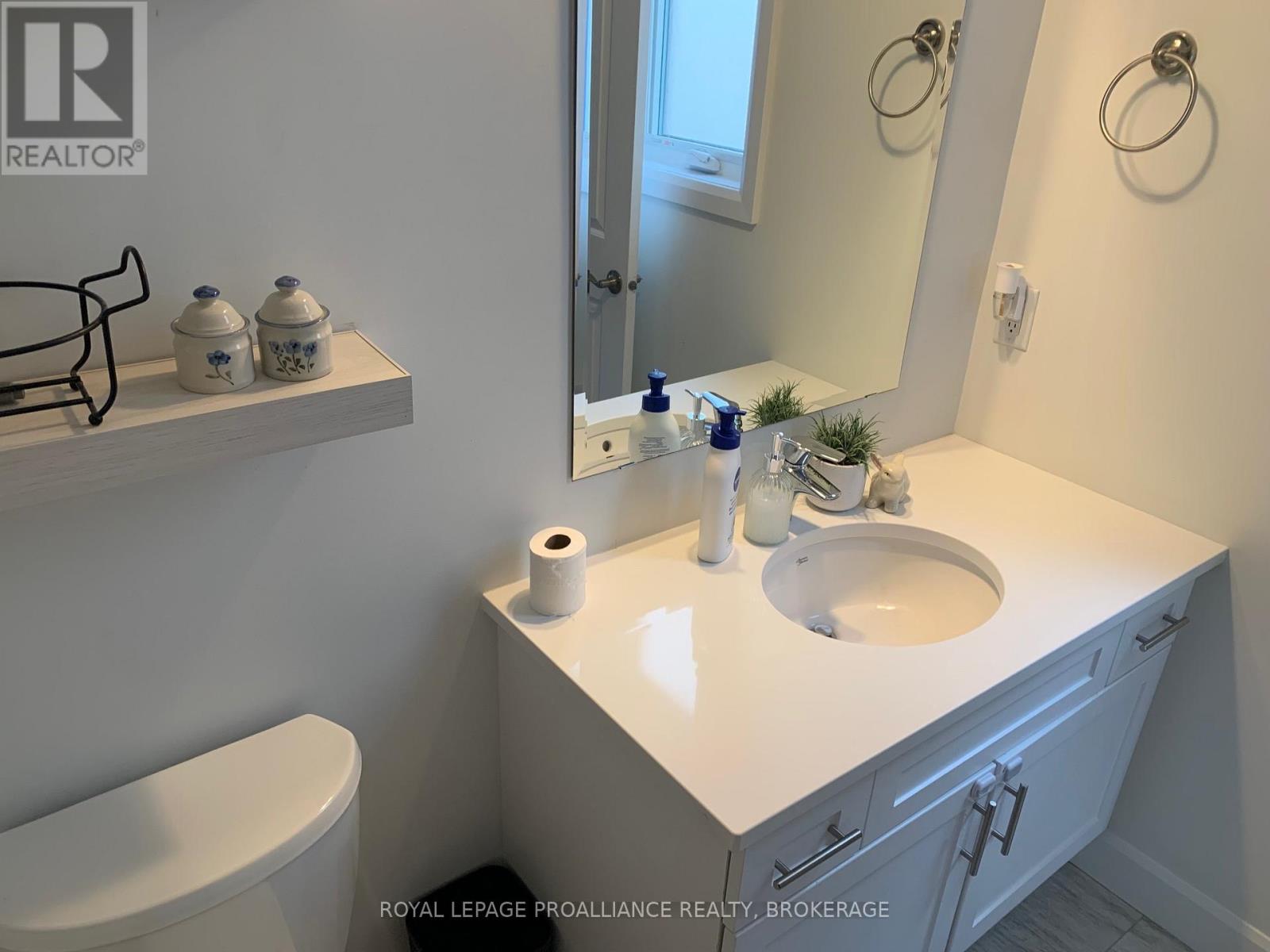 115 Superior Drive, Loyalist, Ontario  K0H 1G0 - Photo 10 - X12072607
