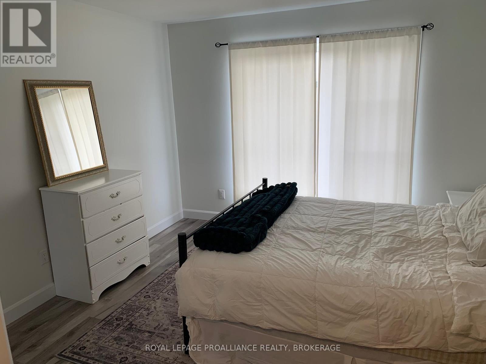 115 Superior Drive, Loyalist, Ontario  K0H 1G0 - Photo 15 - X12072607