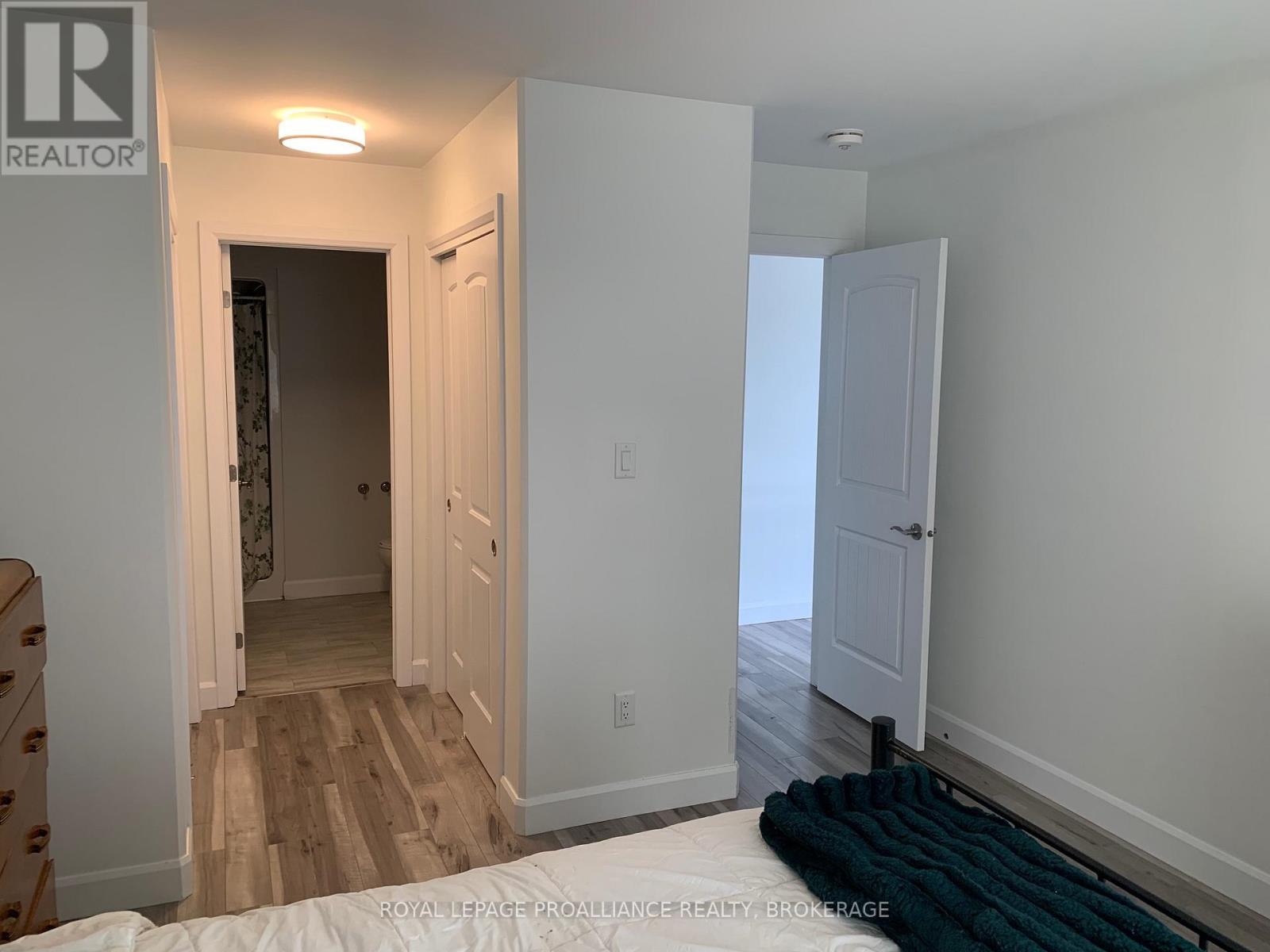 115 Superior Drive, Loyalist, Ontario  K0H 1G0 - Photo 17 - X12072607