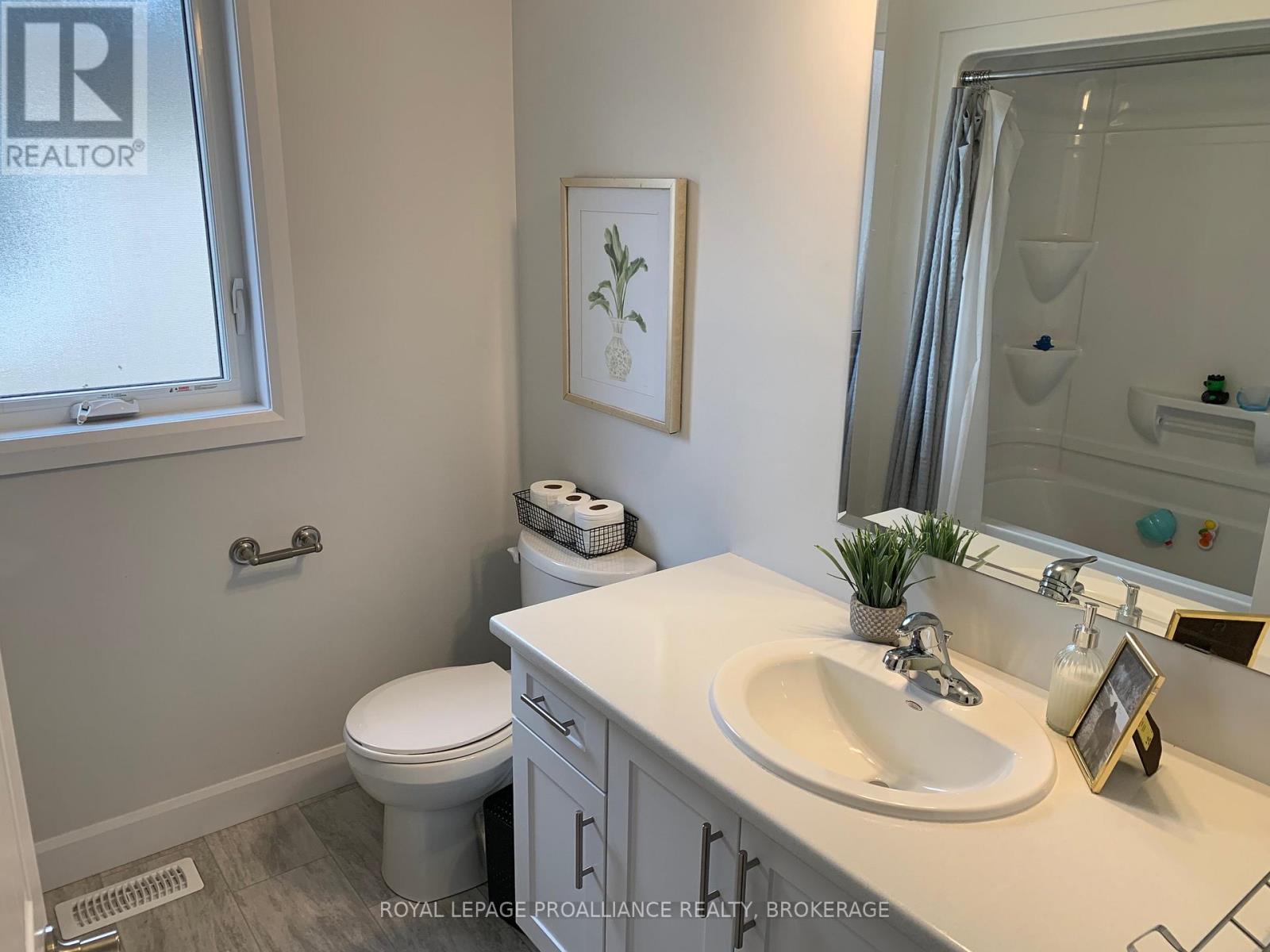 115 Superior Drive, Loyalist, Ontario  K0H 1G0 - Photo 18 - X12072607