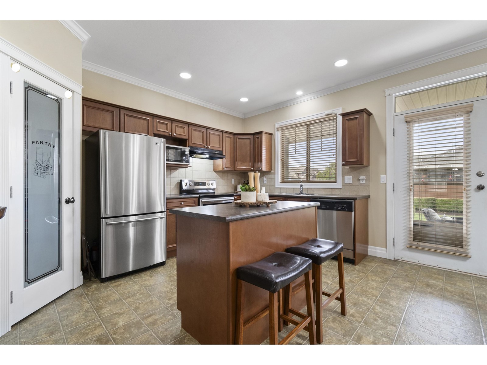 5349 Chinook Street, Sardis South, Chilliwack, British Columbia  V2R 0A4 - Photo 7 - R2988896