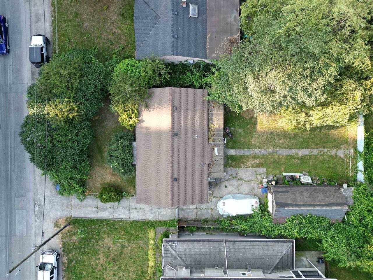 Property at 9964 138 STREET image 3