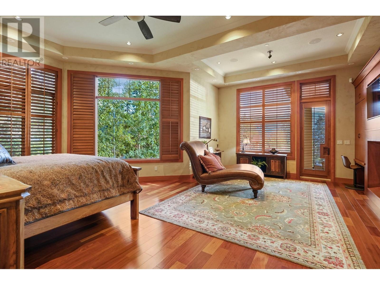 Property at 15966 Commonage Road image 2