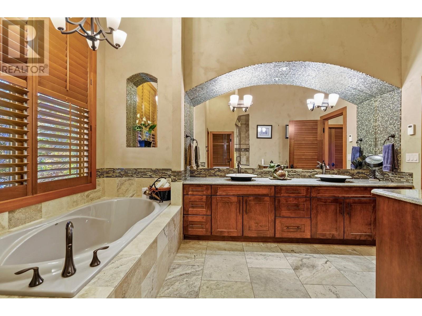 Property at 15966 Commonage Road image 3