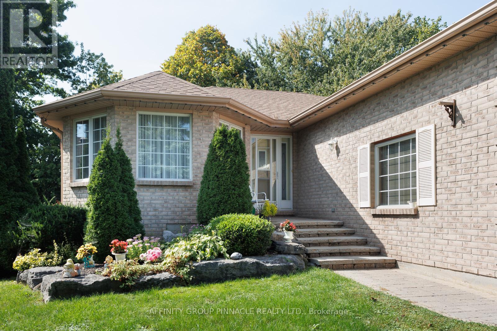 Property at 16 HILLVIEW DRIVE image 3