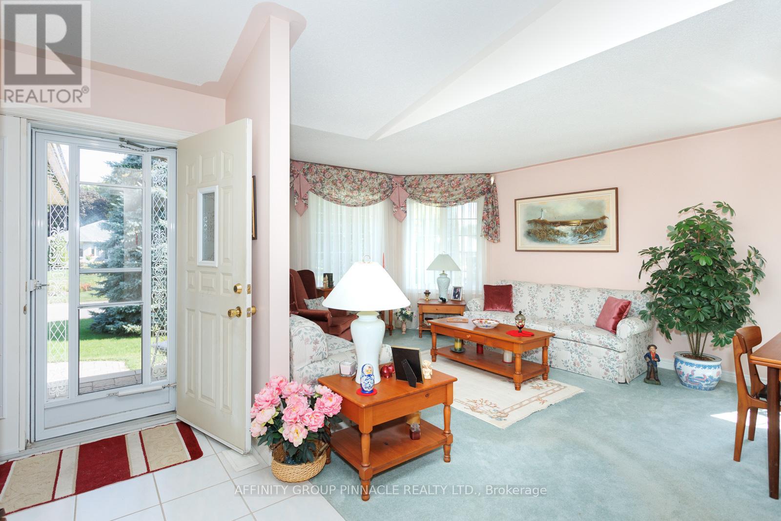 Property at 16 HILLVIEW DRIVE image 4