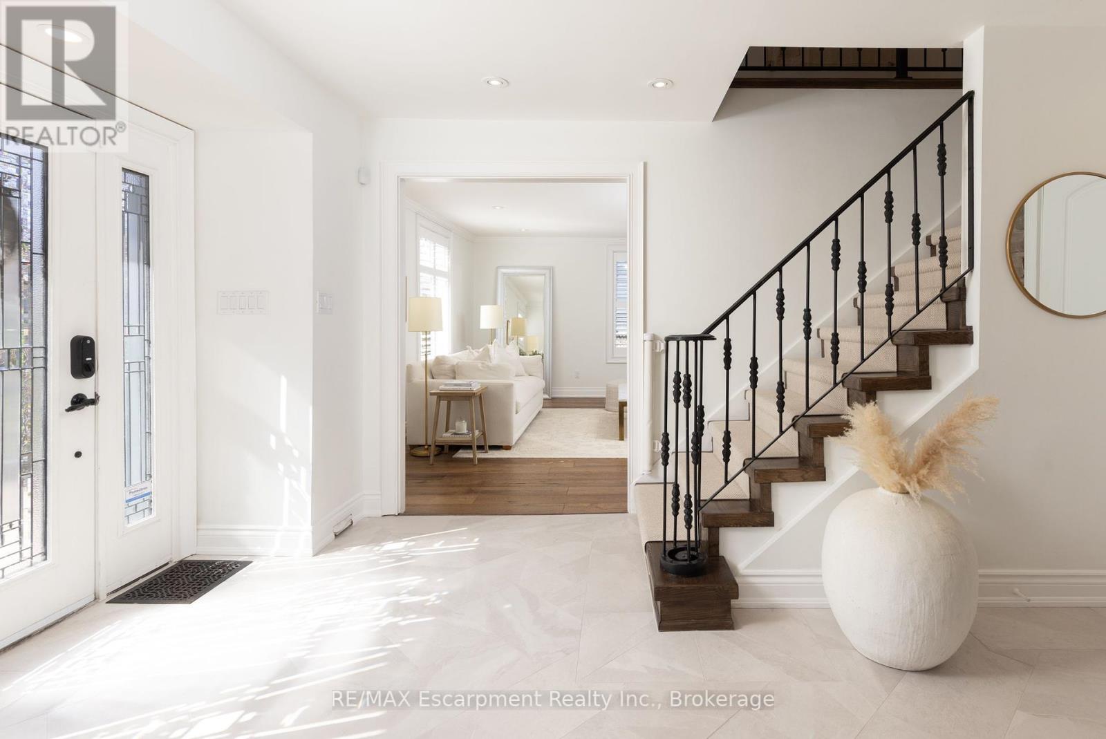 Property at 407 TRAFALGAR ROAD image 4