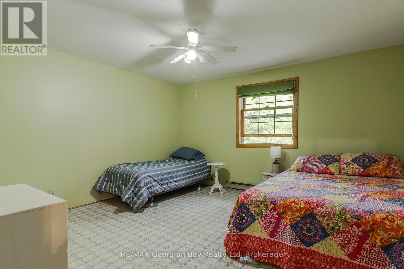 698 Tiny Beaches Road S, Tiny, Ontario  L0L 2T0 - Photo 17 - S12075948