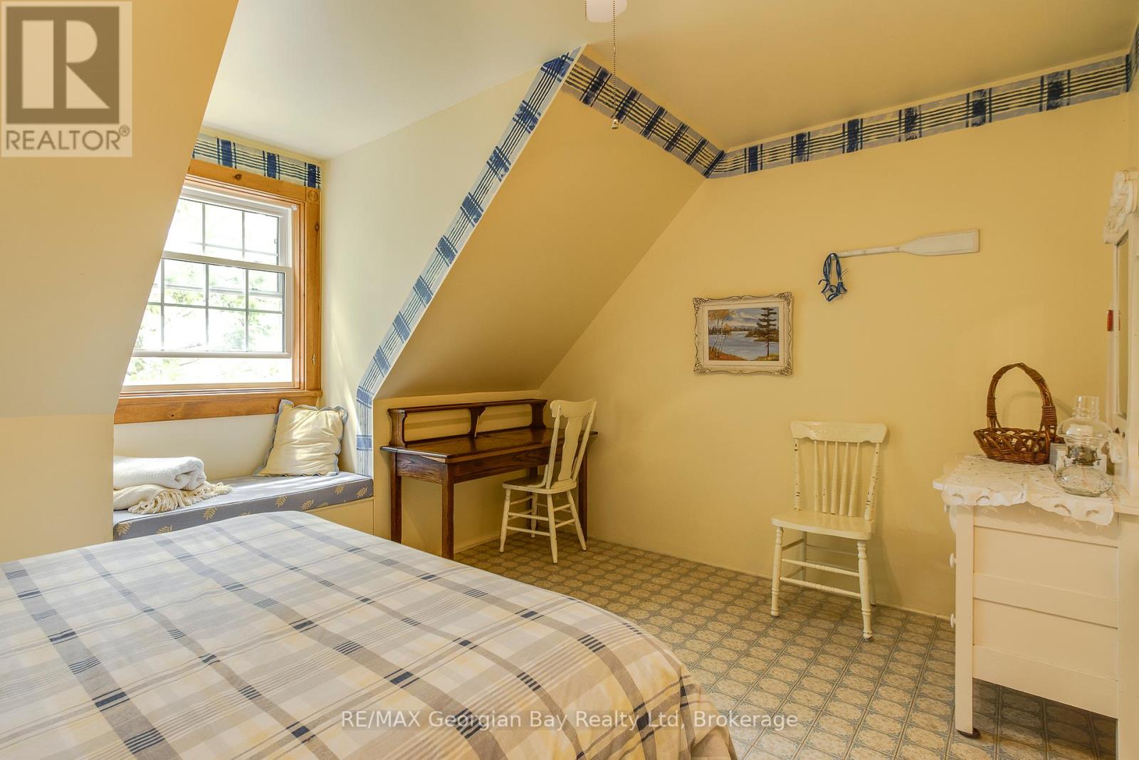 698 Tiny Beaches Road S, Tiny, Ontario  L0L 2T0 - Photo 18 - S12075948