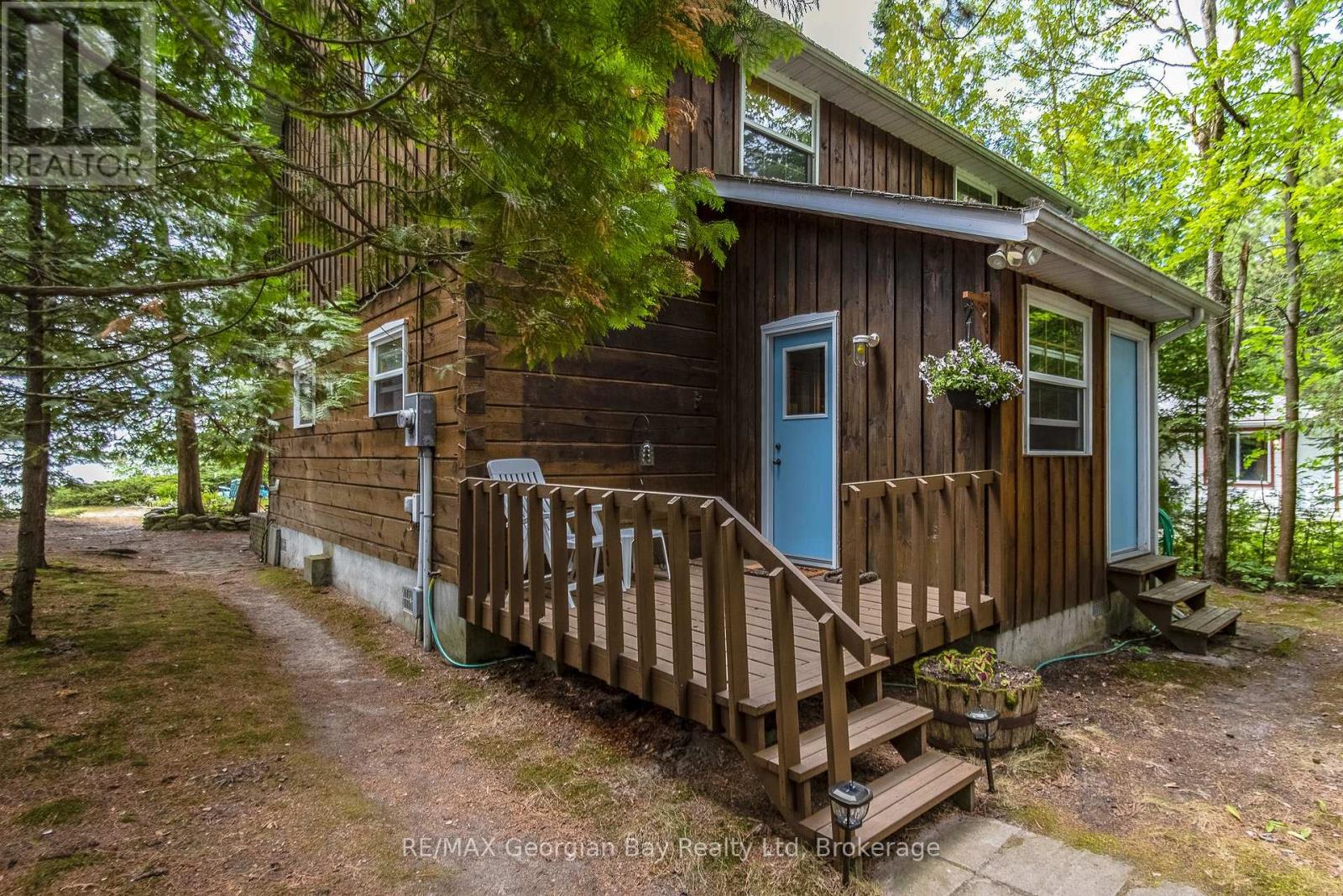 698 Tiny Beaches Road S, Tiny, Ontario  L0L 2T0 - Photo 35 - S12075948