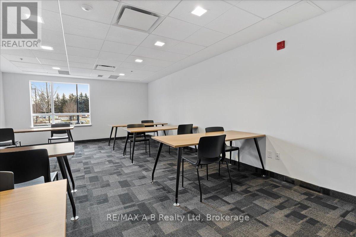 Suite 109b - 247 Northfield Drive E, Waterloo, Ontario  N2K 0H1 - Photo 29 - X12075903