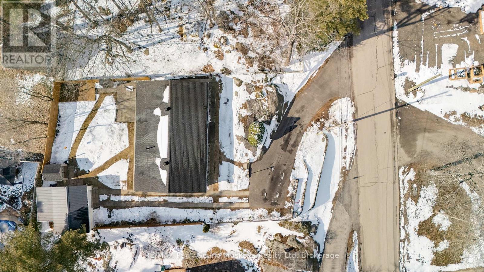 14 Burritt Street, Parry Sound, Ontario  P2A 1N6 - Photo 4 - X12075942