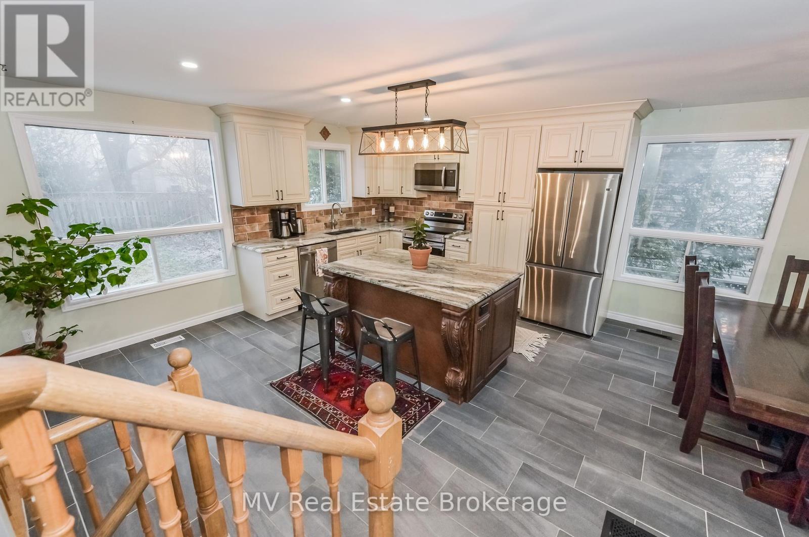 724 Woodhill Drive, Centre Wellington, Ontario  N1M 3M8 - Photo 19 - X12075972