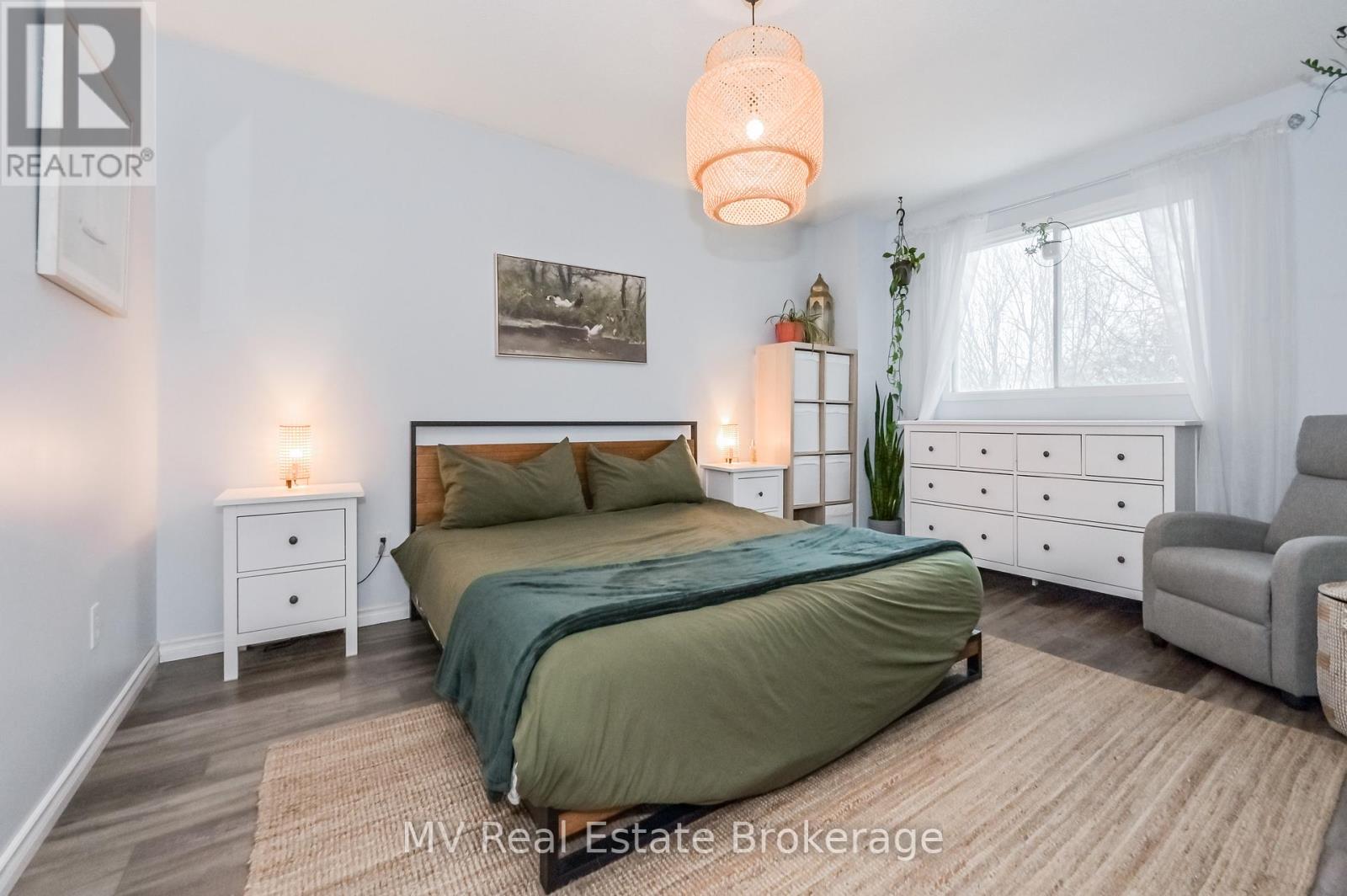 724 Woodhill Drive, Centre Wellington, Ontario  N1M 3M8 - Photo 24 - X12075972