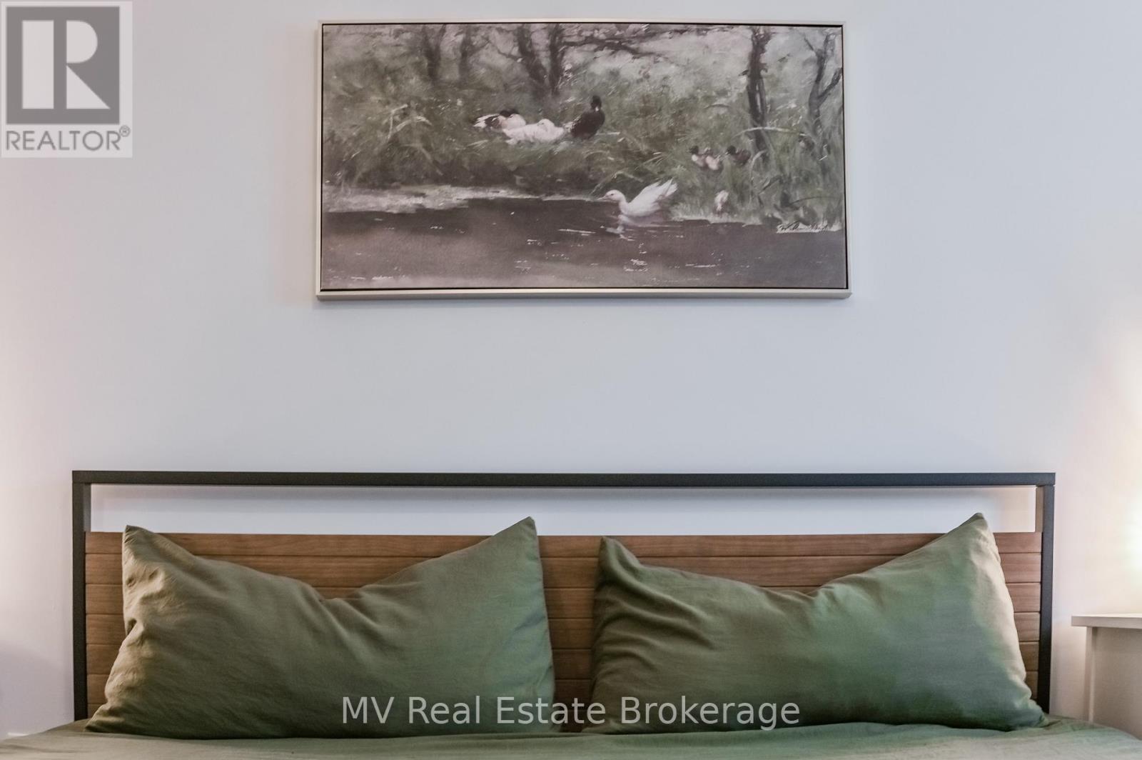 724 Woodhill Drive, Centre Wellington, Ontario  N1M 3M8 - Photo 25 - X12075972