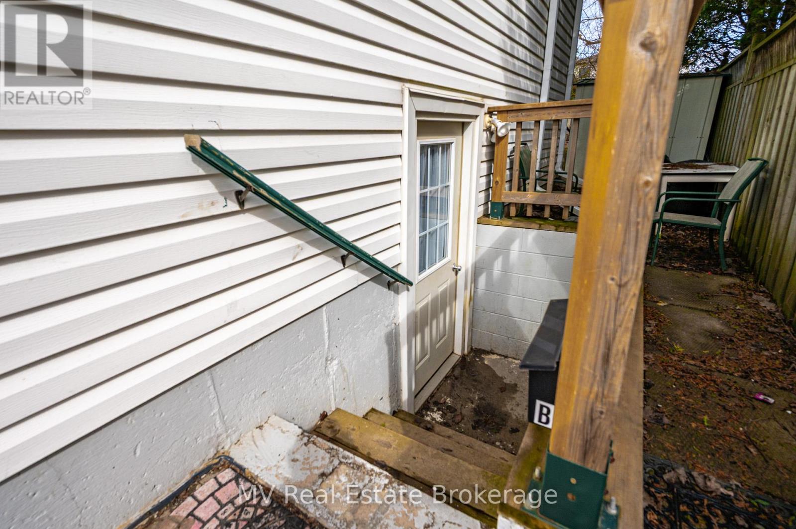 724 Woodhill Drive, Centre Wellington, Ontario  N1M 3M8 - Photo 30 - X12075972