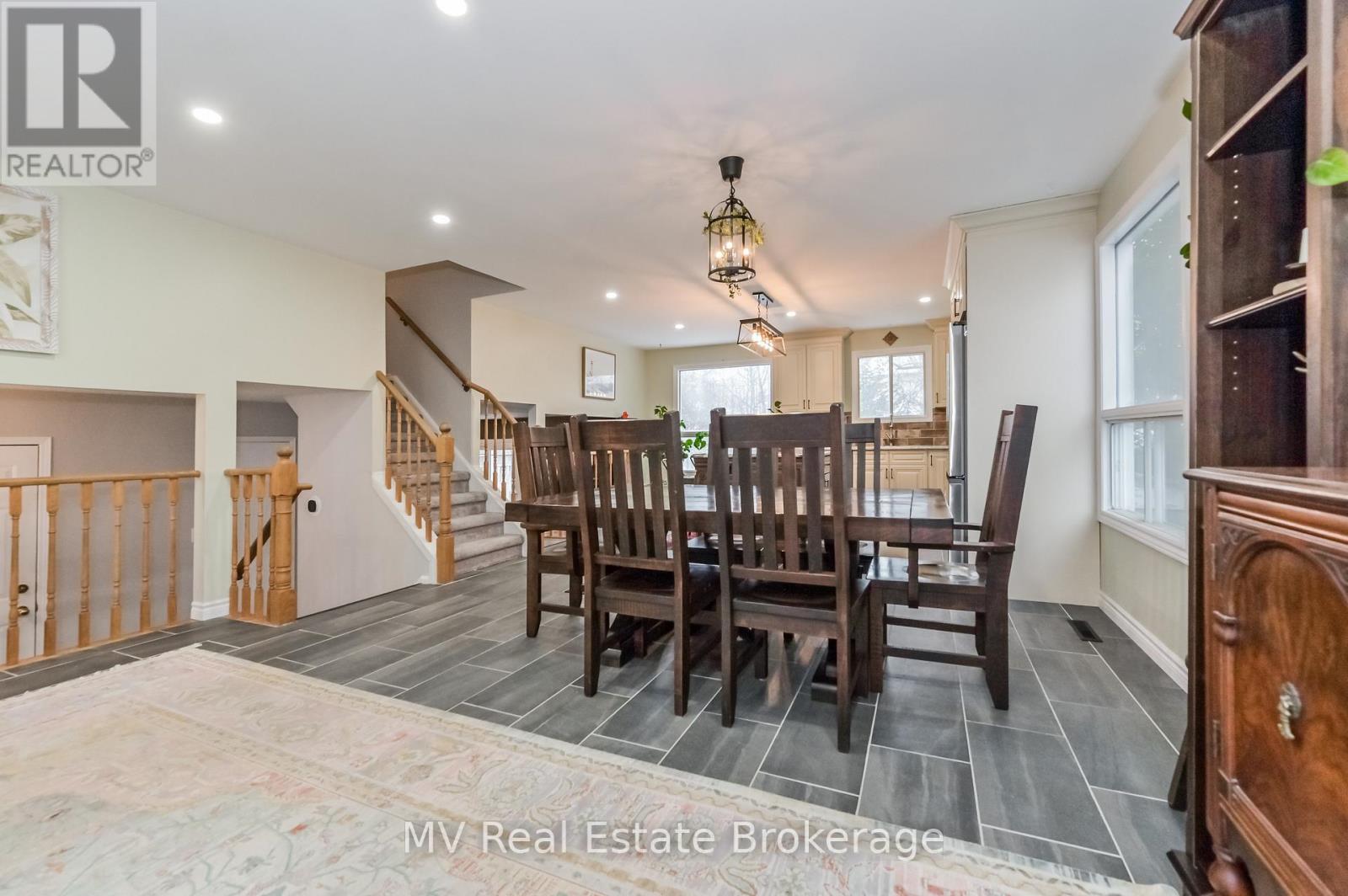 724 Woodhill Drive, Centre Wellington, Ontario  N1M 3M8 - Photo 6 - X12075972