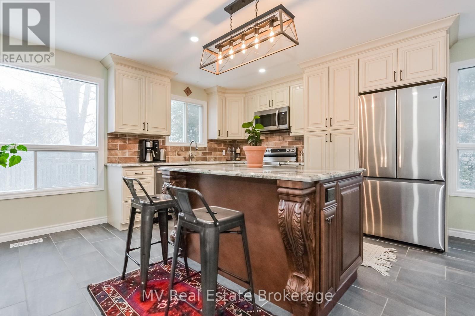 724 Woodhill Drive, Centre Wellington, Ontario  N1M 3M8 - Photo 7 - X12075972