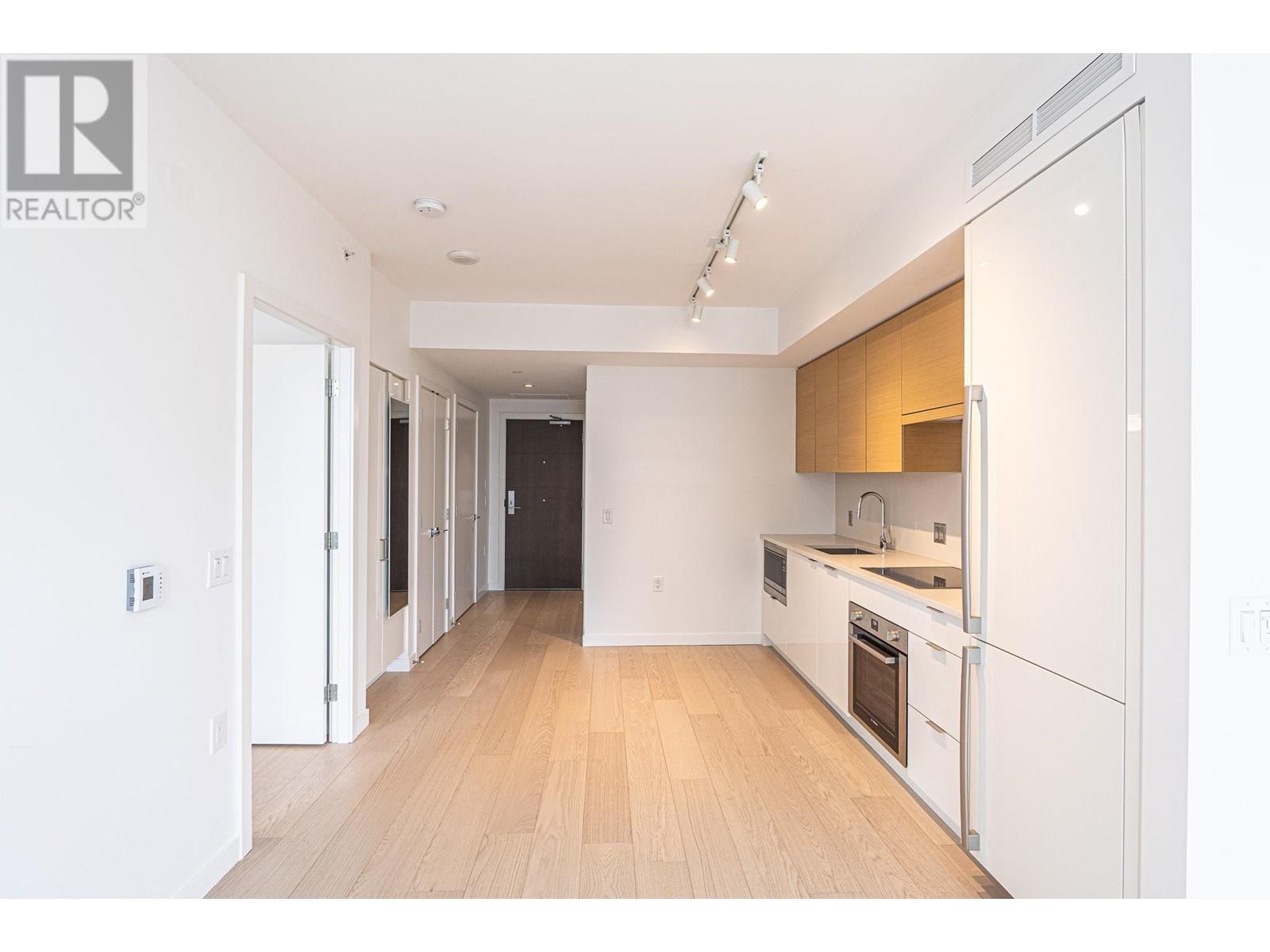 701 1688 Pullman Porter Street, Vancouver, British Columbia  V6A 0H3 - Photo 2 - R2988918