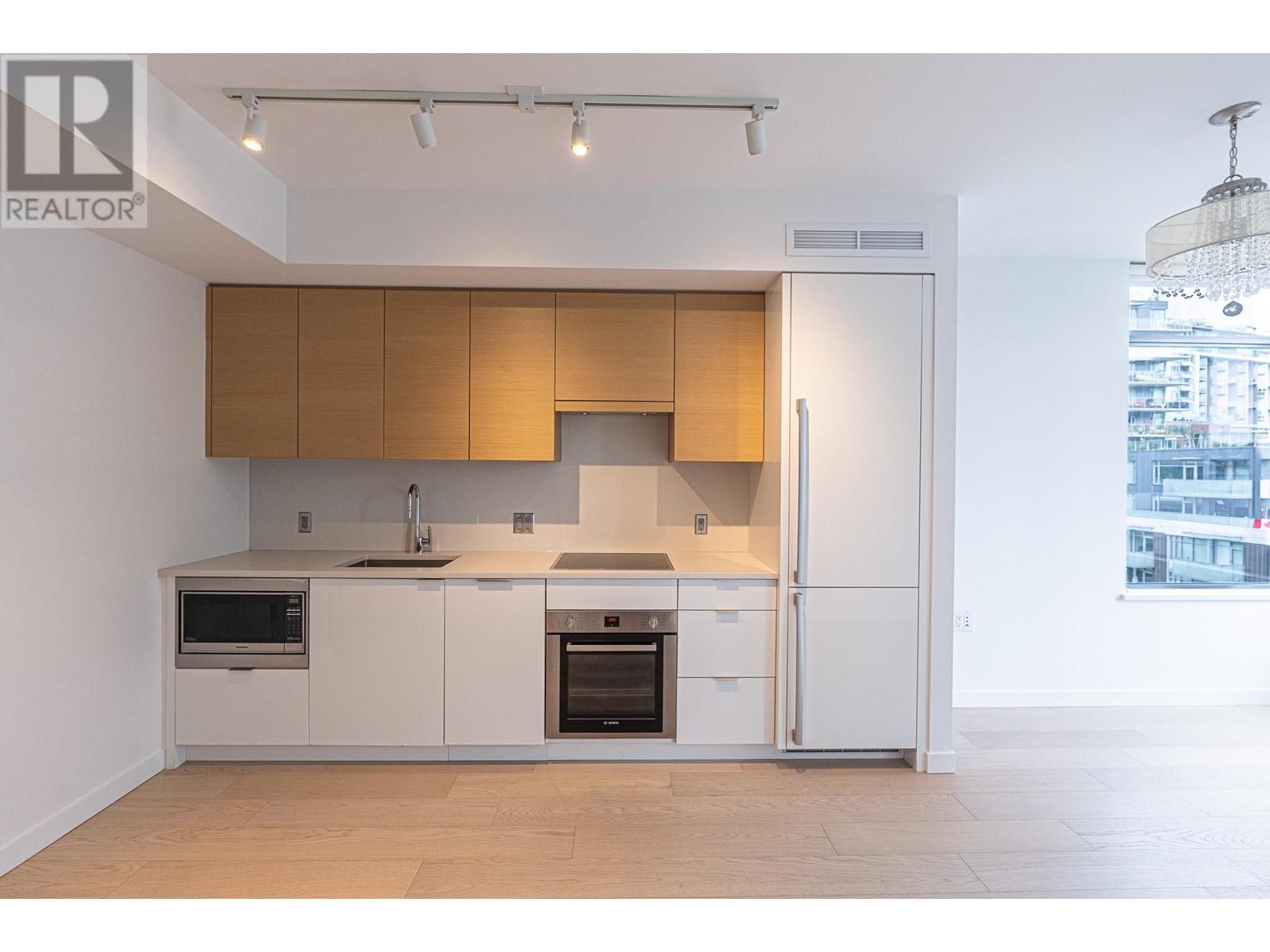 701 1688 Pullman Porter Street, Vancouver, British Columbia  V6A 0H3 - Photo 4 - R2988918