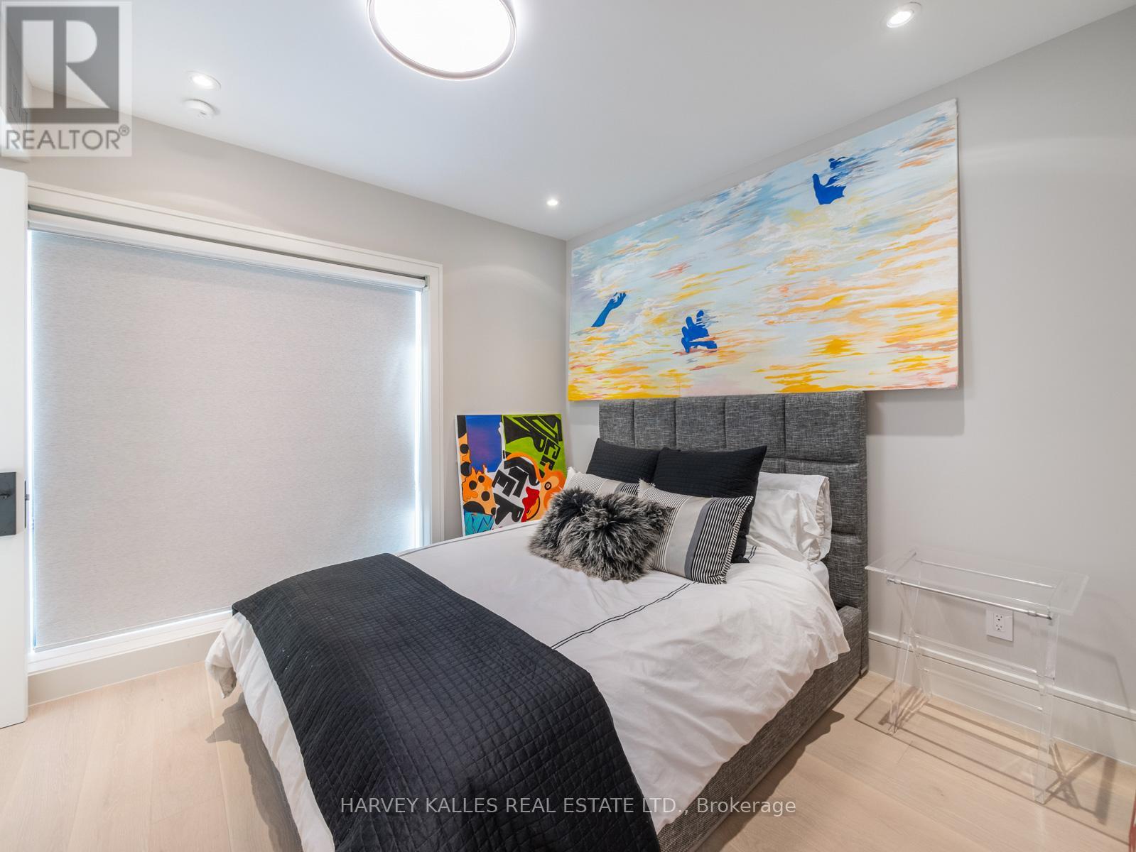 6 Hillholm Road, Toronto, Ontario  M5P 1M2 - Photo 16 - C12075899