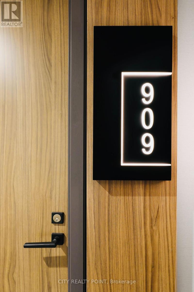 909 - 2525 Bathurst Street, Toronto, Ontario  M6B 2Y9 - Photo 2 - C12075921