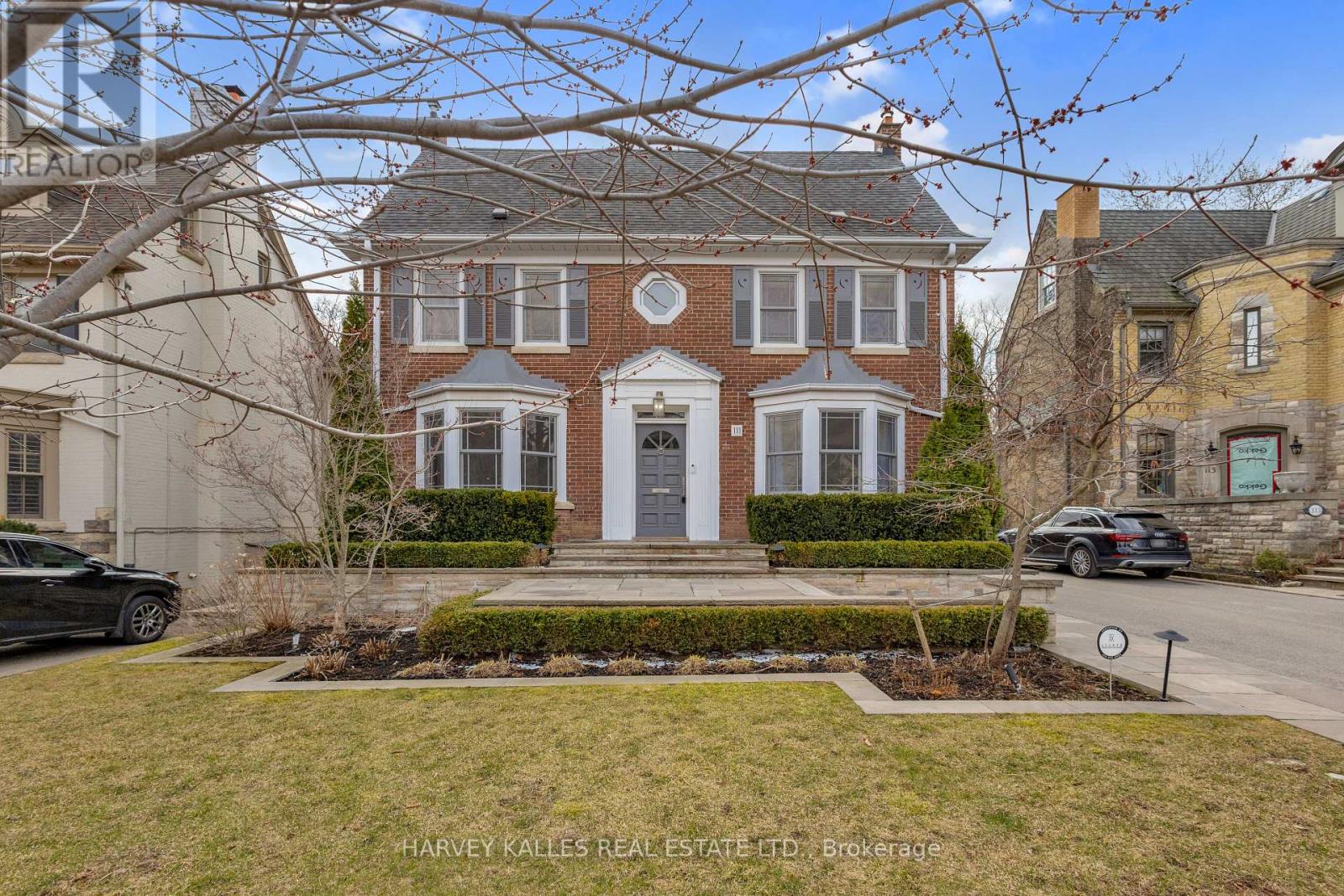 Property at 111 STRATHALLAN BOULEVARD image 1