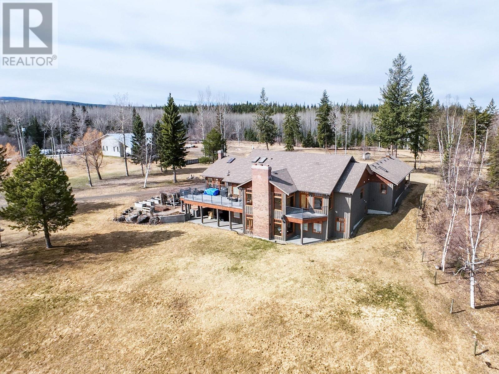 2760 Ernst Road, Quesnel, British Columbia  V2J 6H6 - Photo 1 - R2989148