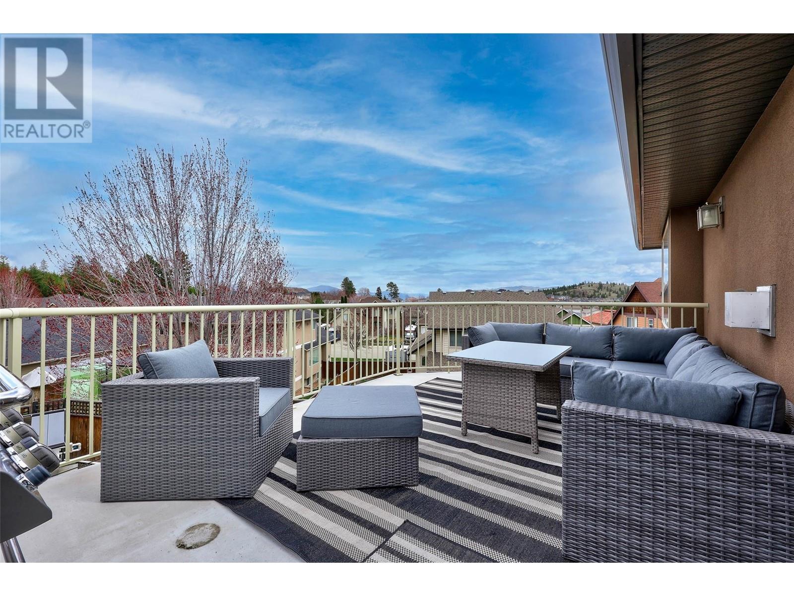 Property at 2022 HUGH ALLAN Drive image 3