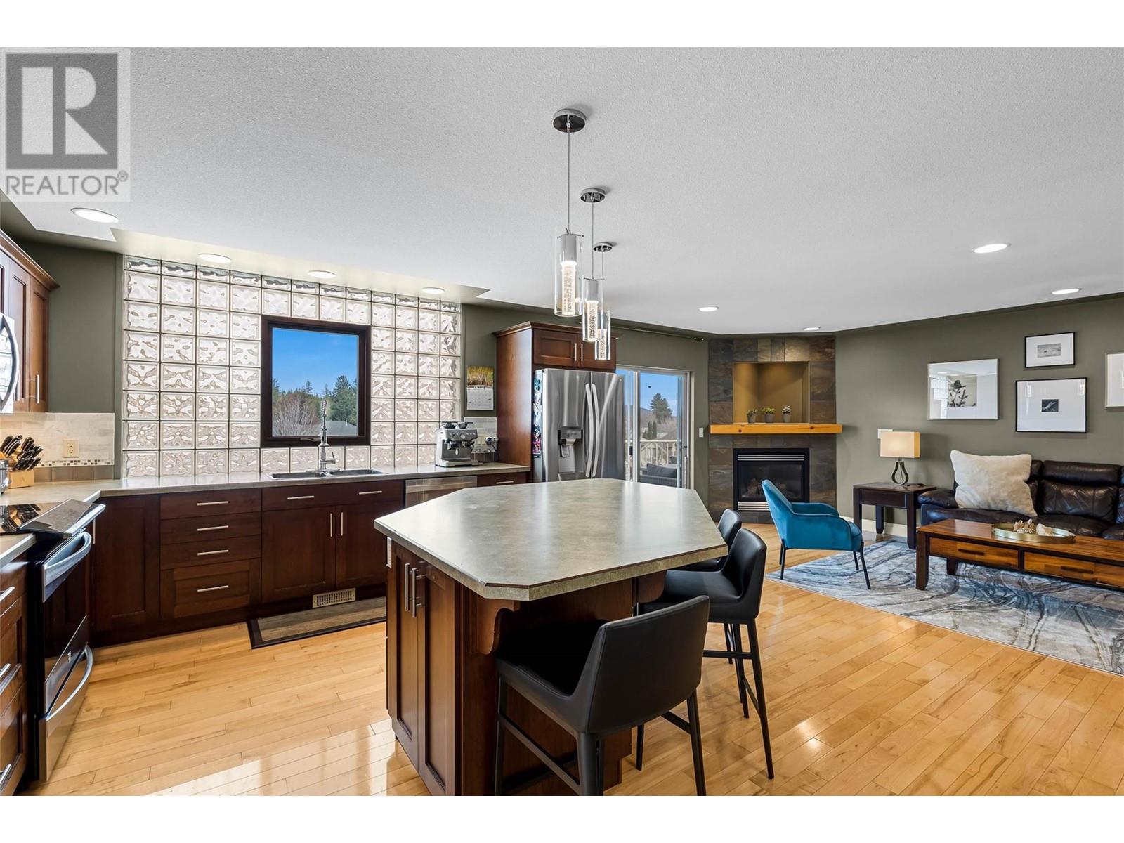2022 Hugh Allan Drive, Kamloops, British Columbia  V1S 2B6 - Photo 55 - 10342692