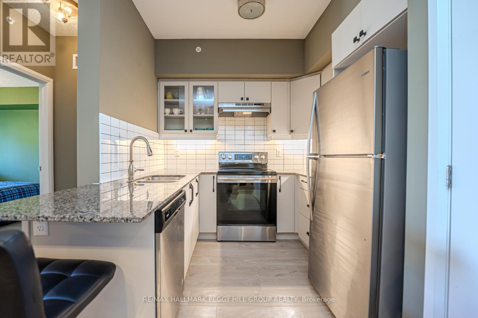 Property at 112 - 54 KODA STREET image 3