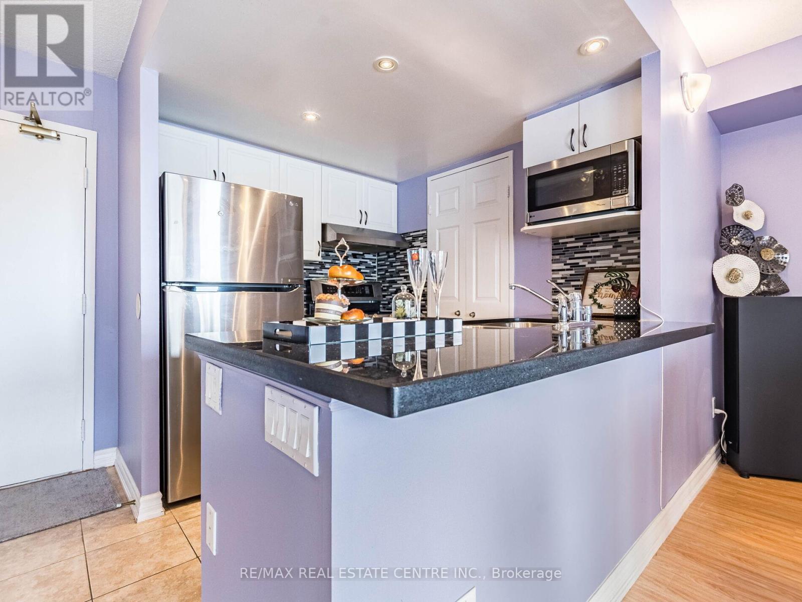 606 - 285 Enfield Place, Mississauga, Ontario  L5B 3Y6 - Photo 14 - W12075491