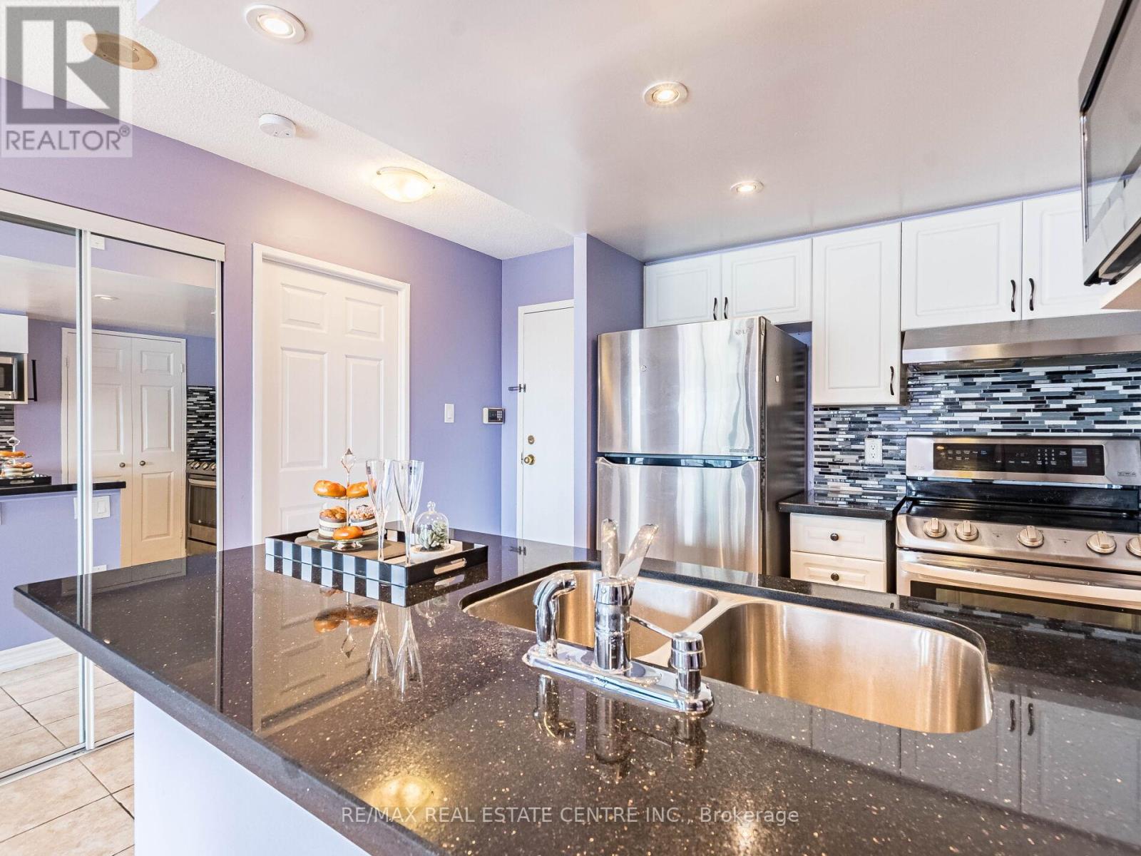 606 - 285 Enfield Place, Mississauga, Ontario  L5B 3Y6 - Photo 15 - W12075491