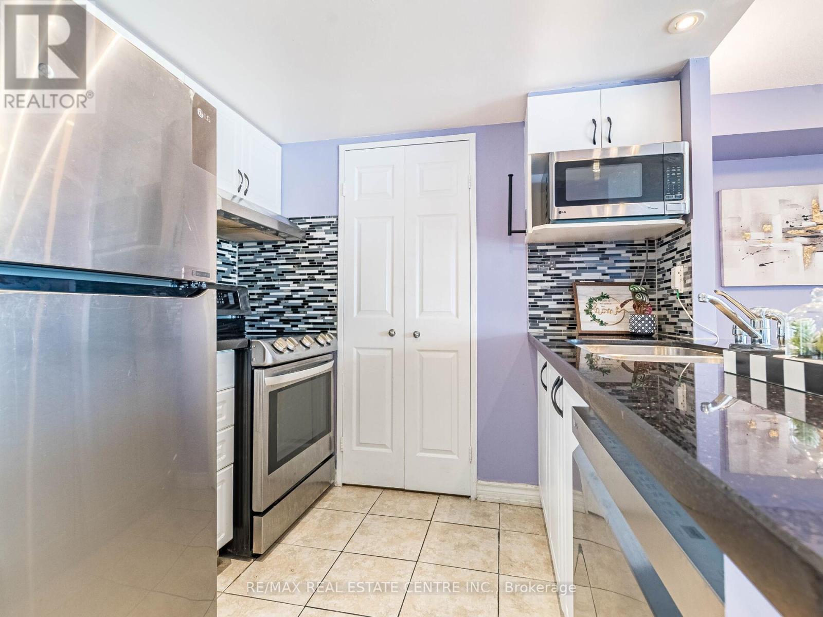 606 - 285 Enfield Place, Mississauga, Ontario  L5B 3Y6 - Photo 16 - W12075491