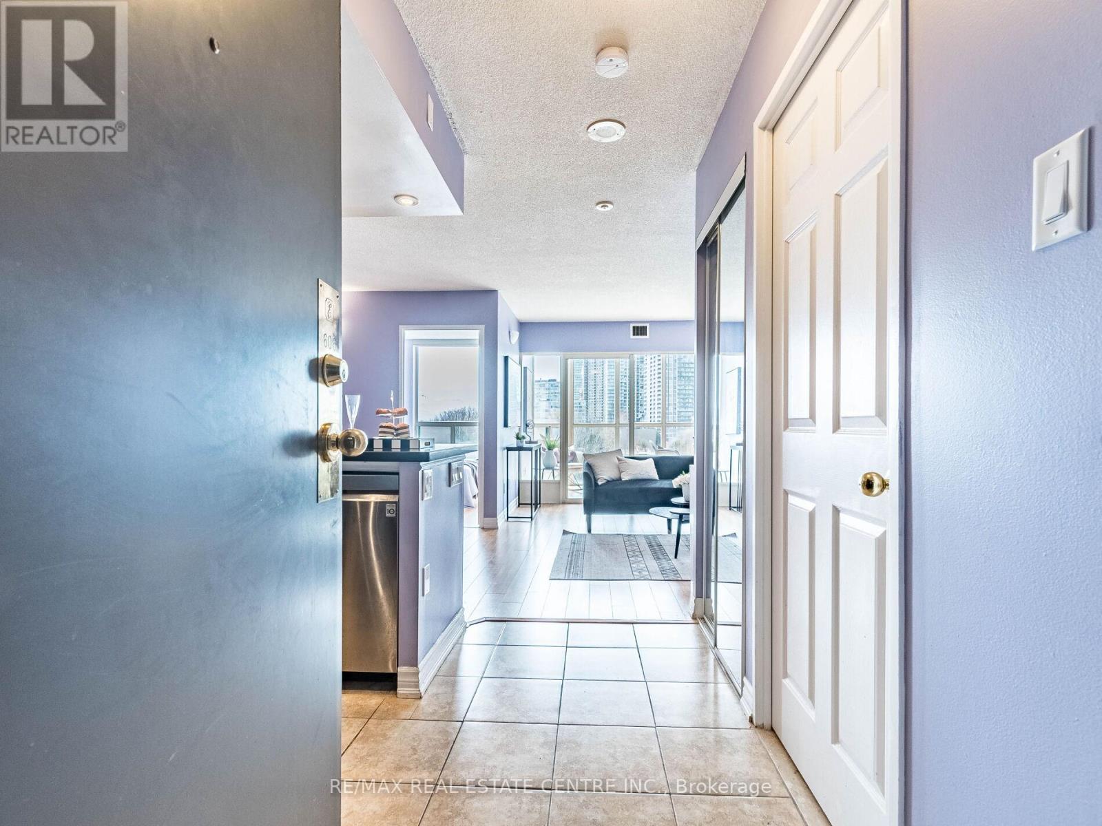 606 - 285 Enfield Place, Mississauga, Ontario  L5B 3Y6 - Photo 7 - W12075491