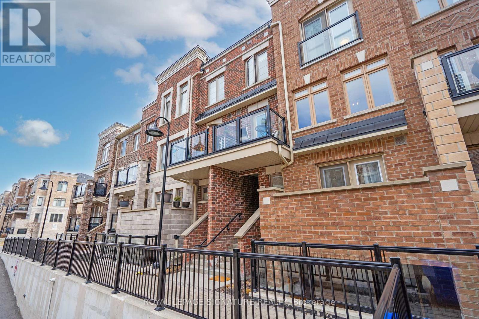 Property at 266 - 60 PARROTTA DRIVE image 4