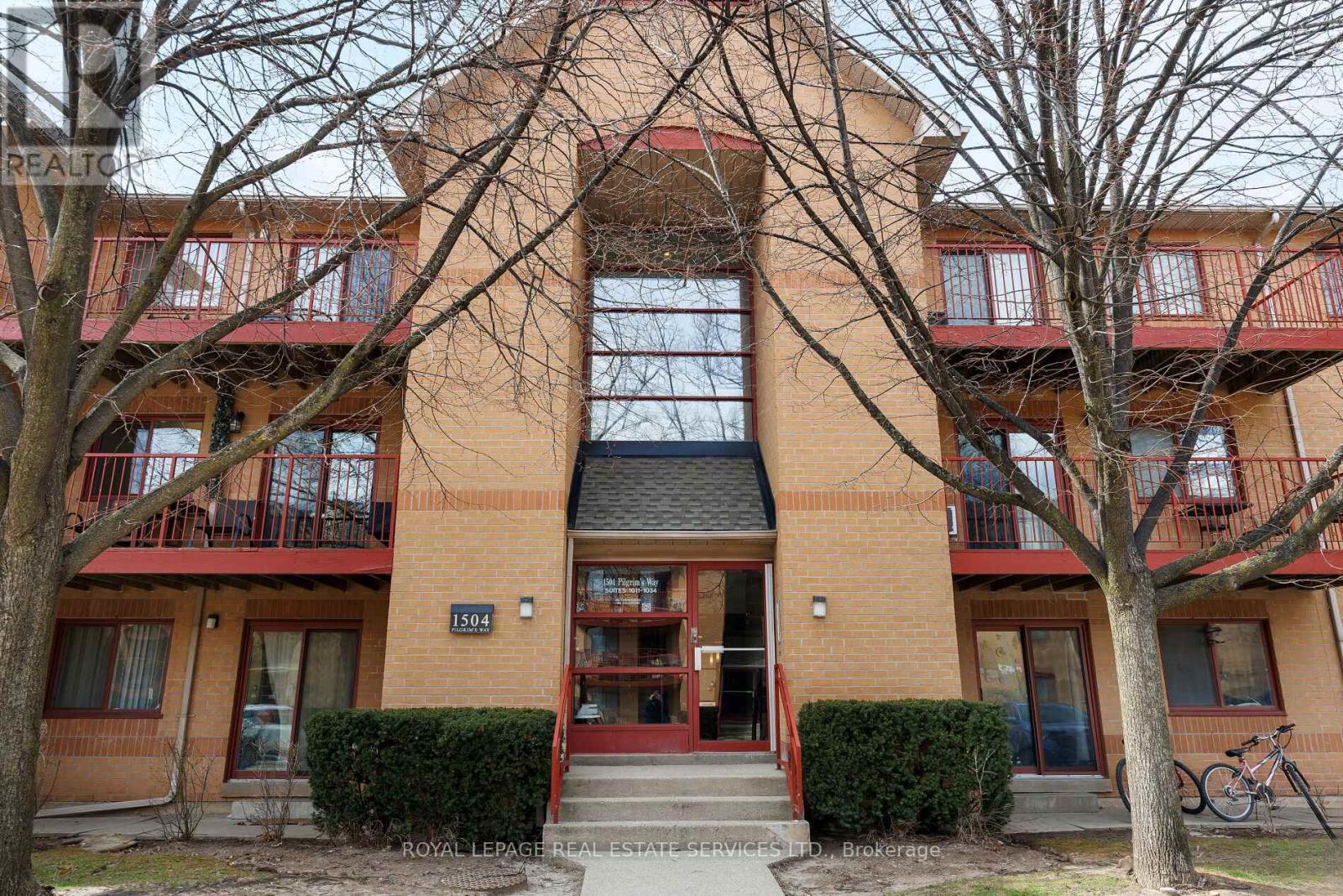 1021 - 1504 Pilgrims Way, Oakville, Ontario  L6M 3H1 - Photo 1 - W12075951