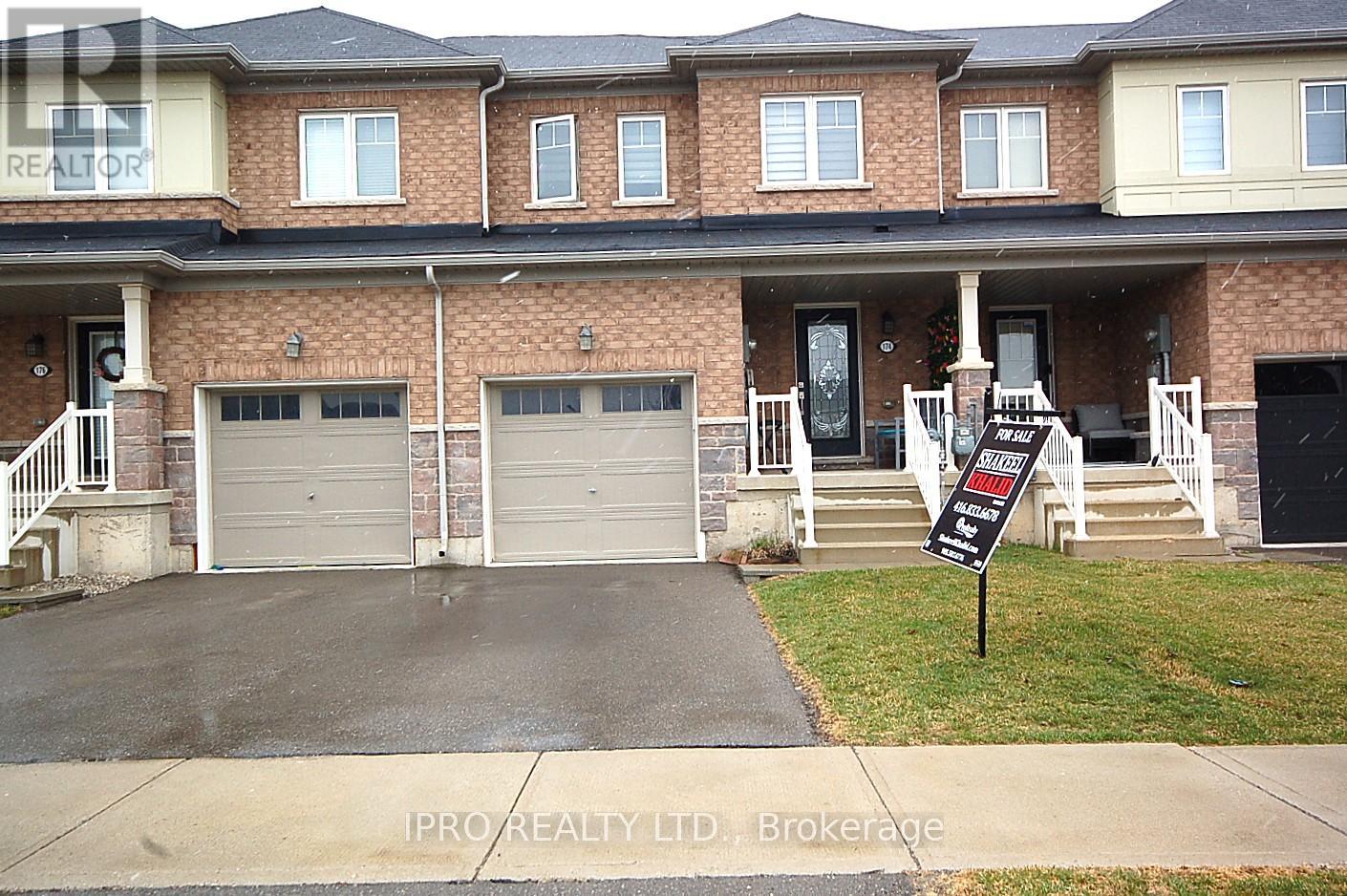 Property at 174 MACLACHLAN AVENUE image 3