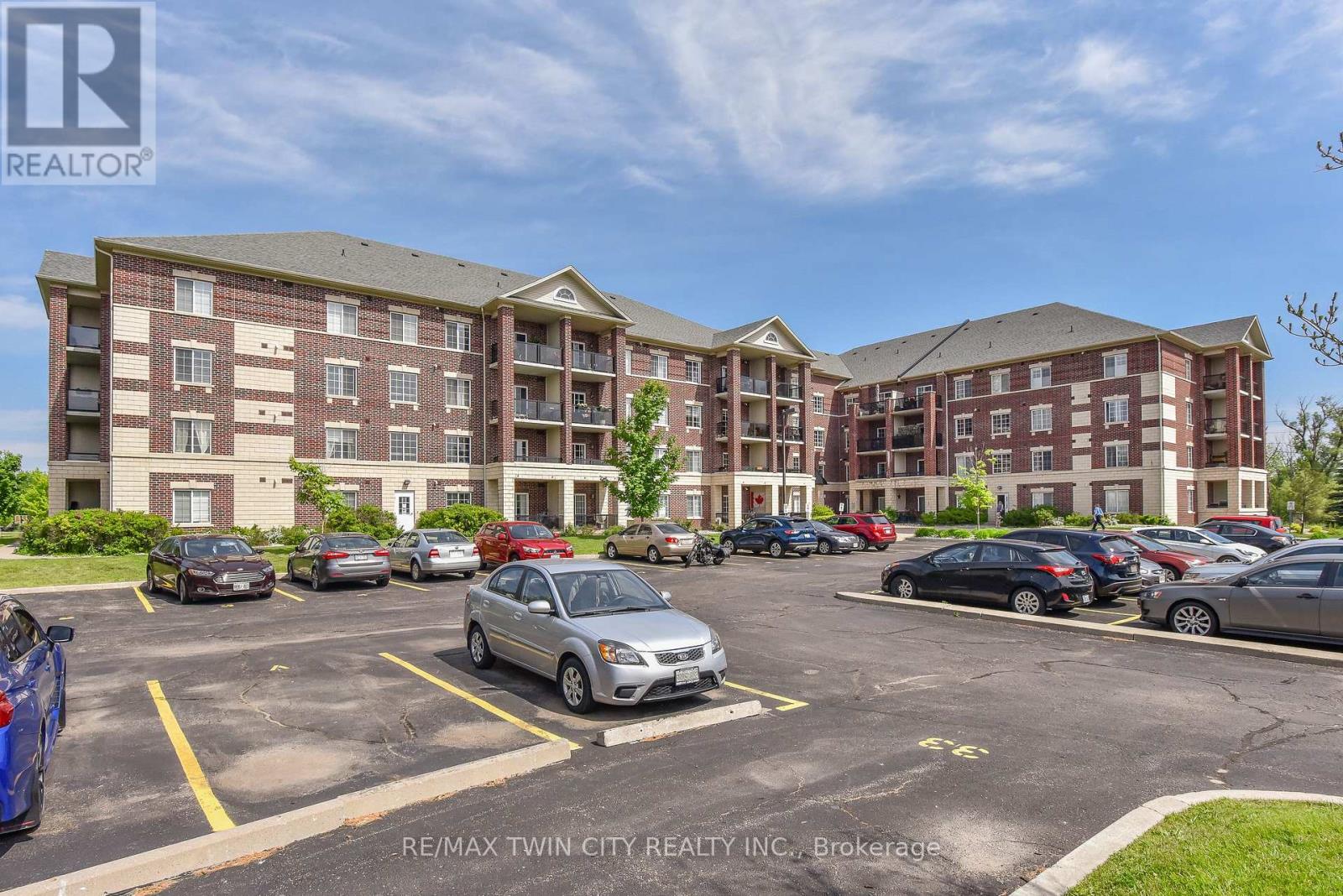 Property at 220 - 308 WATSON PARKWAY N image 3
