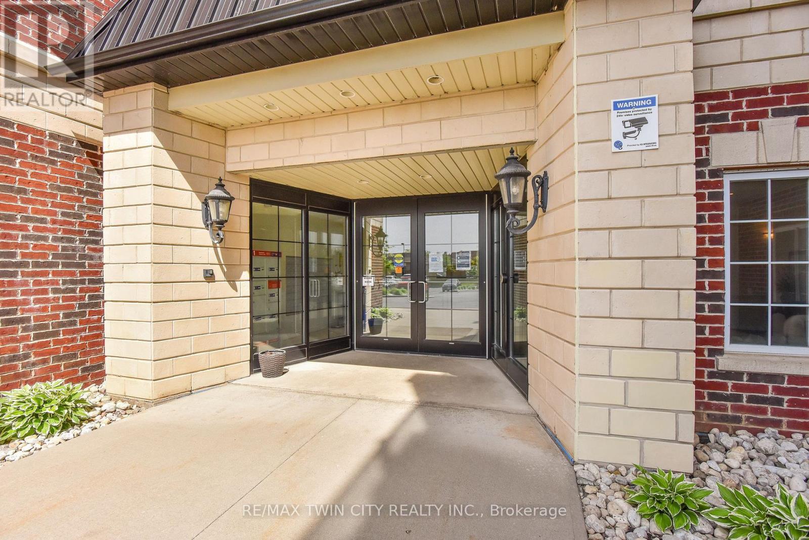 Property at 220 - 308 WATSON PARKWAY N image 5