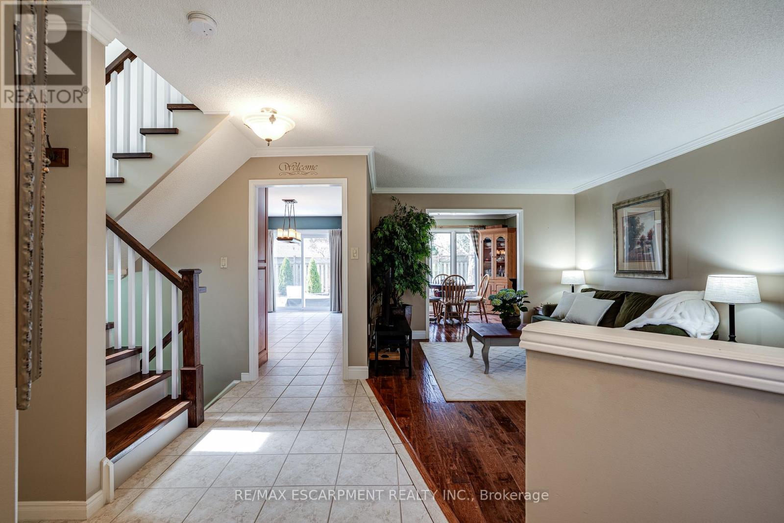Property at 70 BRIDGEPORT CRESCENT image 4