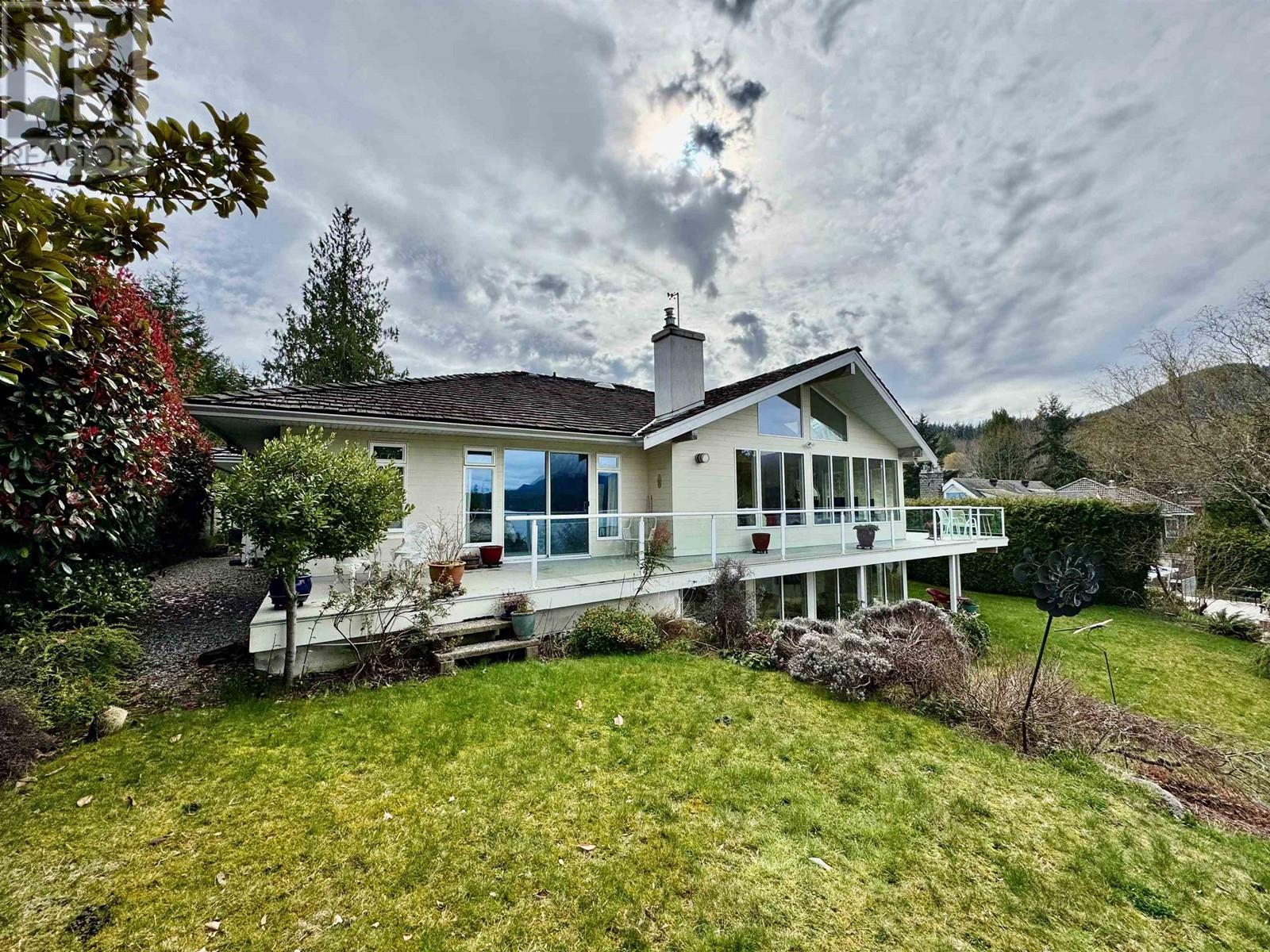 Property at 6484 N GALE AVENUE image 3