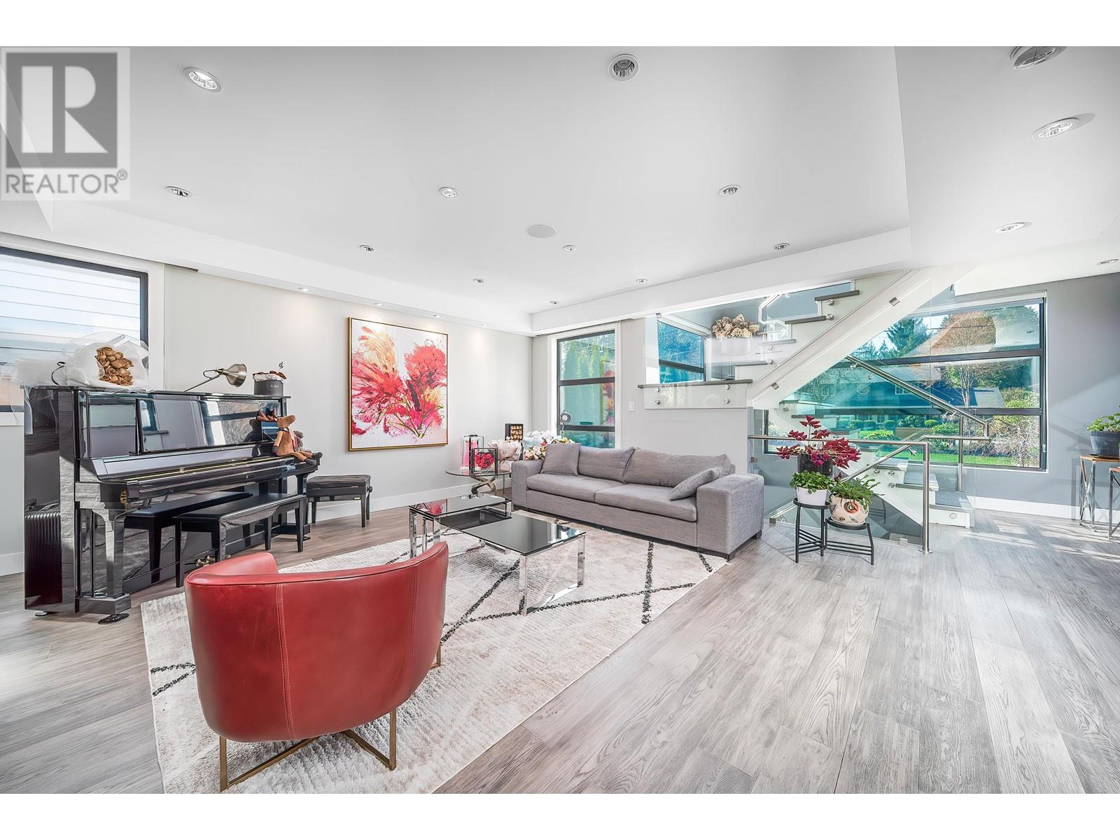 4538 Timberline Place, North Vancouver, British Columbia  V7R 4G2 - Photo 10 - R2989103