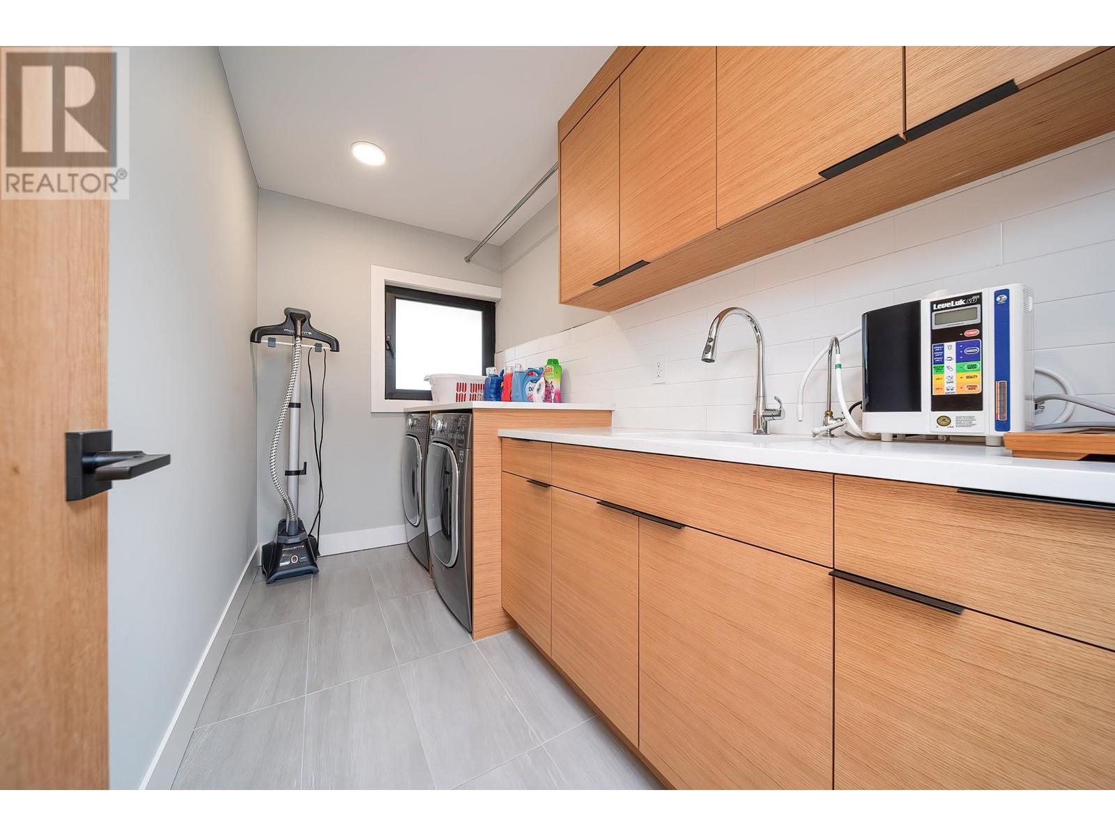 4538 Timberline Place, North Vancouver, British Columbia  V7R 4G2 - Photo 25 - R2989103