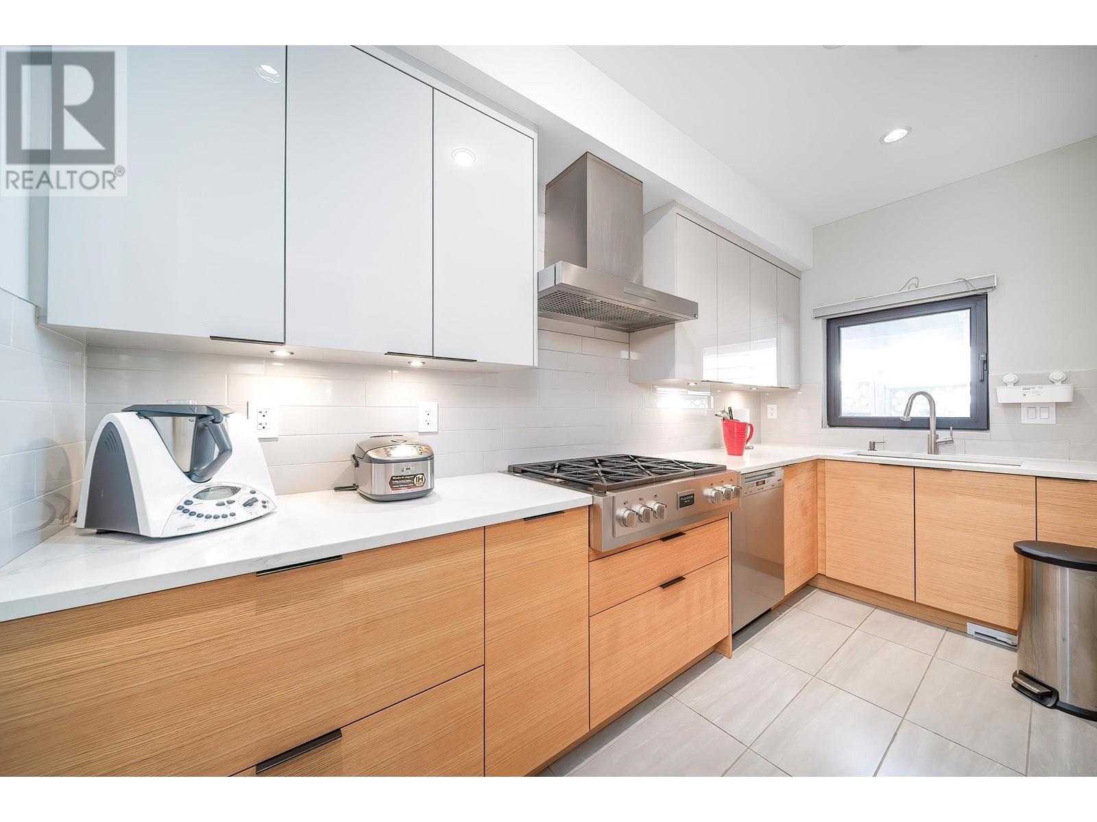 4538 Timberline Place, North Vancouver, British Columbia  V7R 4G2 - Photo 17 - R2989103