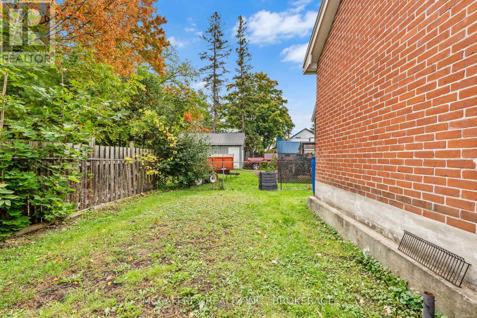 209 Centre Street N, Greater Napanee, Ontario  K7R 1N7 - Photo 11 - X12075983